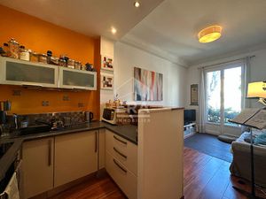 Charmant 2 pièces traversant ? Immeuble bourgeois ? Rue de Orestis