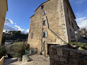 Appartement à rénover-Montferrat