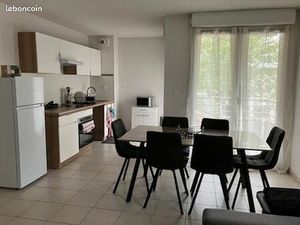 T3 55m2 - Non-meublé - Vichy Les Bartins (balcon  parking et cuisine équipée)