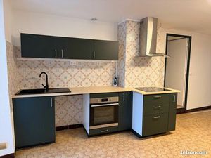 À louer maison avec dépendances et terrain