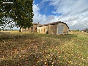 Ancien corps de ferme avec 2 séchoirs à tabac