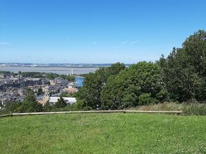 Maison bardage bois bleu vue panoramique