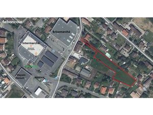 Terrain constructible de 2950m2 à Aiguillon