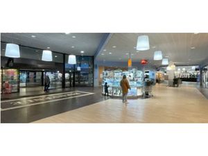 Local commercial à louer - Lons Le Saunier - 359 m²