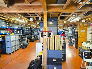 Local industriel 278 m²