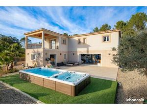 Maison 10 pièces 187 m²