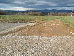 Terrain viabilisé à vendre (Saint-Chef 38)