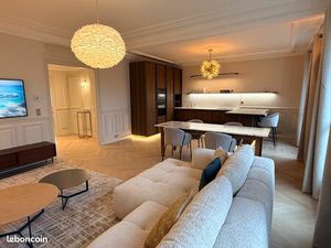 Canal Saint-Martin  Paris 10e. Appartement 2 pièces meublé haut de gamme  74 m²  4e étage 