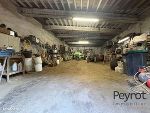 Grange 2 pièces 256 m²