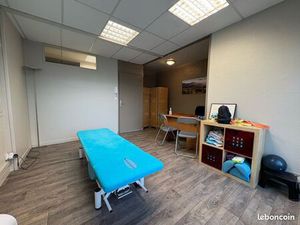 Bureau dans cabinet pluridisciplinaire