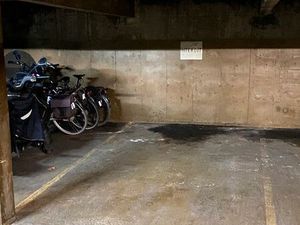 PLACE DE PARKING À VENDRE à 5 mn du métro Mairie de Montreuil