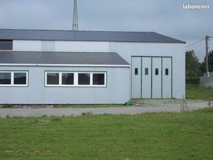 LOCAL de STOCKAGE 240m2 a LOUER