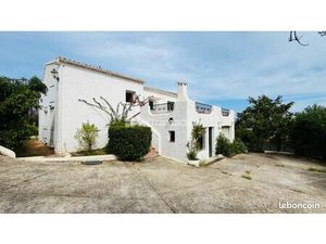 Maison 7 pièces 247 m²