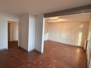 Appartement grand T4/T5 lumineux de 110 m² avec balcon  parking et charme de l’ancien