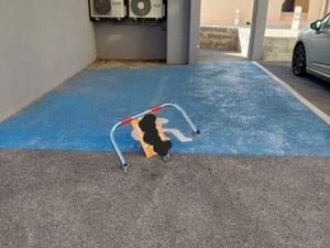 Place de moto couverte à louer sur la Farlède