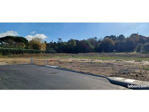 Terrain 1 330 m² Allan