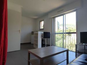 Appartement rénové meublé loué proche hôpital Bastia URGENT
