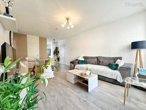 ? Appartement rénové – Balcon & parking