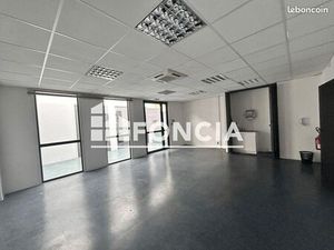 Local commercial 542 m²