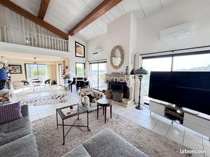 Villa 8 pièces 260 m²