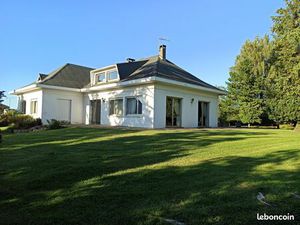 Maison sur 5300 m² à Neufchef