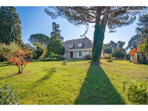 Villa 9 pièces 330 m²