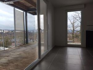 L'appartement est dans le pré