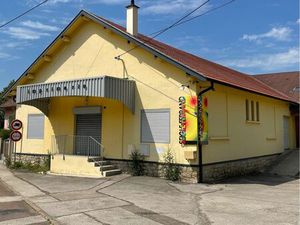 Bâtiment commercial idéalement situé