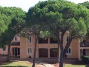 2 pièces st raphael + piscine+parking+ eau  chauffage  électricité incluses