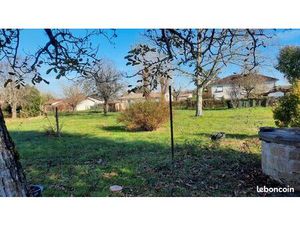 Terrain à batir à Montans