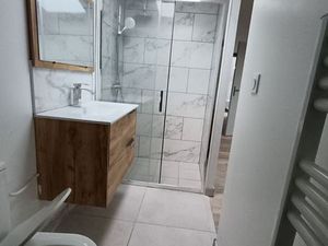 Petit T2 calme clim centre