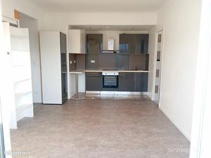 Trois pièces avec balcon