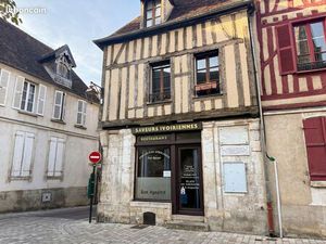 Local commercial 50m² - Emplacement N°1 hyper-centre Auxerre - Idéal alimentaire/services