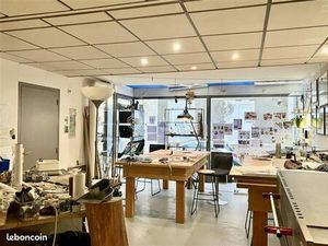 Local commercial 176 m²