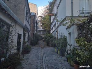 Maison indépendante d’exception à Montmartre / Pigalle - Abbesses  env. 270 m² rénovés ave
