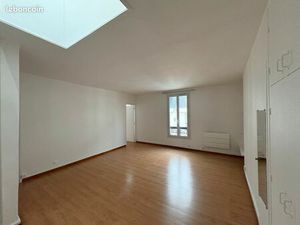 Commerce:/Cambronne . 2P de 38m² 395 000 FAI