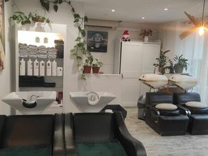 A vendre salon de coiffure murs et fond de commerce