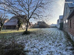 Terrain constructible 11.77 ares - centre village