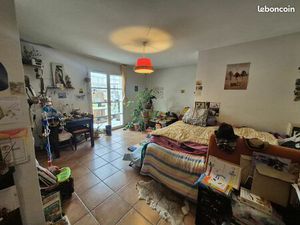 Studio 1 pièce 28 m²