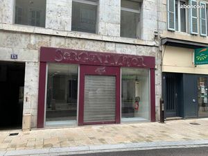 Local commercial 110 m² Saint-Claude