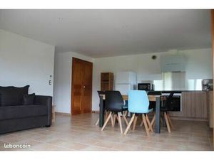 Grand 3 pièces-terrasse / Charvonnex (proche Annecy et autoroute Genève)