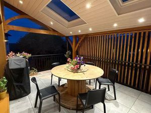 Maison de village en pierre situé à Brens