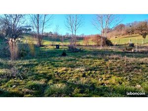 Terrain constructible secteur Puylaurens 660m2