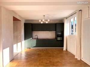 Apparemment 3 chambres 2 sdb