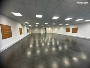 Local commercial 260 m2 ou 370 m2