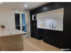 Dernier Étage Rénové – Loggia – 259 000