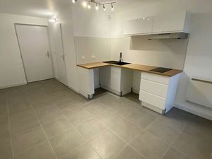 Studio refait à neuf  lumineux et fonctionnel