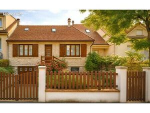 Maison familiale d’environ 150 m² (200m2 au sol) avec jardin