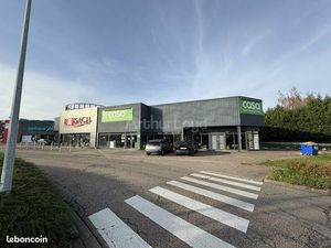 Local commercial 1 005 m²