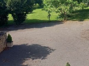 Igé  Maison de village 80 m² habitable avec 780 m² de terrain